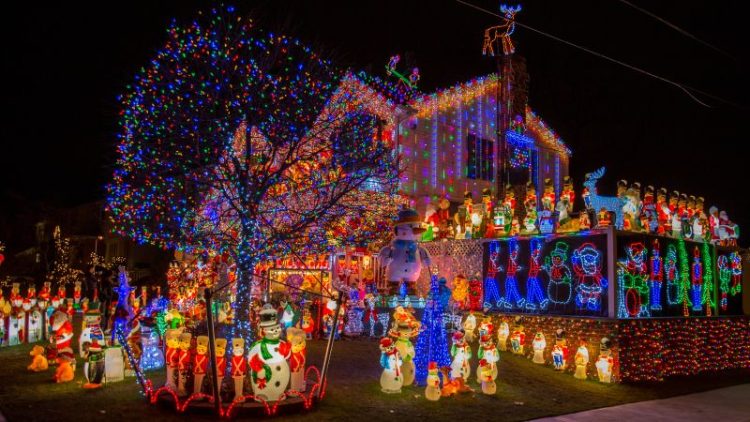 Bayside Christmas Lights: A Dazzling Celebration of Holiday Magic