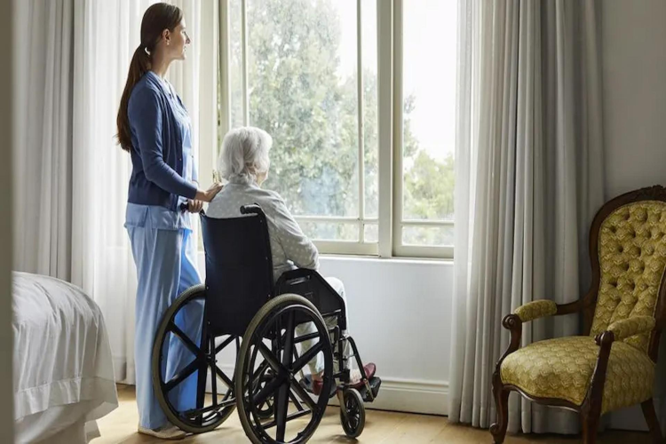 Creating a Homely Atmosphere in Care Homes: Tips for Comfort and Familiarity